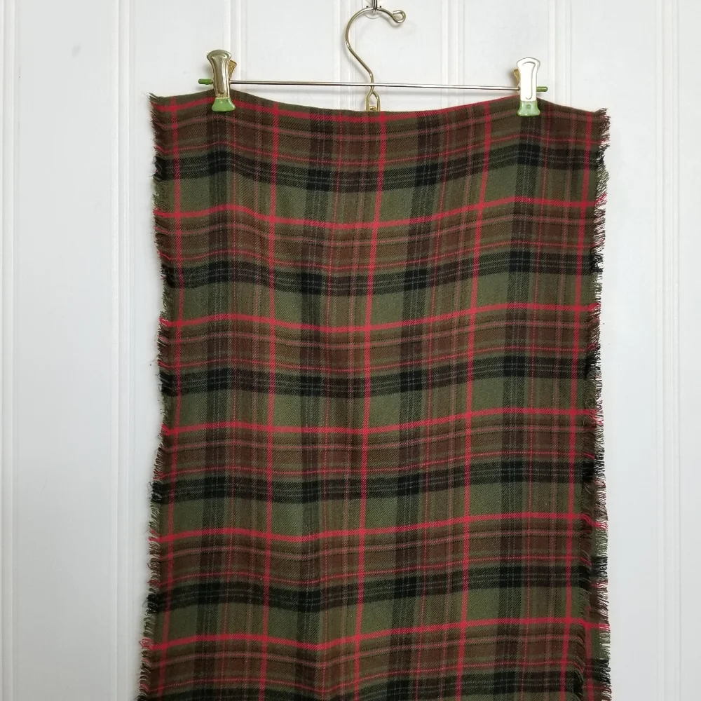 Eddie Bauer Scarf One Size Tartan Plaid Flannel Fringe Winter Holiday Red Green